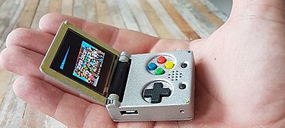 Elképesztően pici, működő Game Boy Advance klónt készítettek