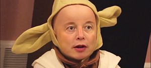 Hátborzongató bébivideót csináltak a Tesla vezéréről