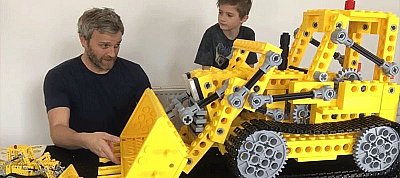Brutálisan nagy elemekből álló LEGO építőkészletet csináltak
