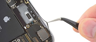 Ezért bírják olyan jól a vízbe merítést az iPhone 6s-ek