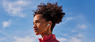 Kamerát is rak majd vezeték nélküli AirPods füleseibe az Apple