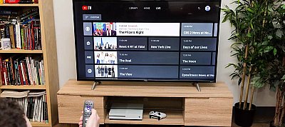Chromecast-ot ajándékoz karácsonyra a YouTube TV-előfizetőknek a Google
