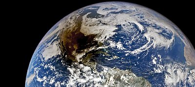 Óriási sötét foltot fényképezett a Föld felszínén a NASA az űrből