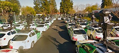 Így néz ki egy parkolónyi Google Street View autó