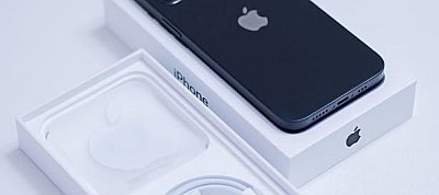 600 millióra büntették az Apple-t, mert nem ad töltőt telefonjaihoz