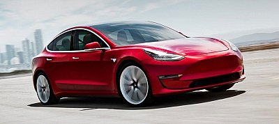 Csont nélkül törték fel a Tesla-t - így már azzal mehettek haza