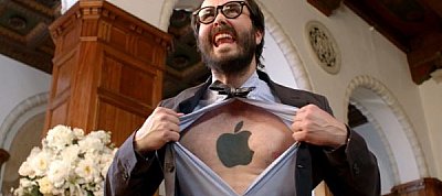 Az Apple- és Samsung-fanokat figurázza ki a Microsoft új reklámja