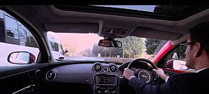 Autóiba épített okos szenzorrendszerrel előzné meg a baleseteket a Jaguar