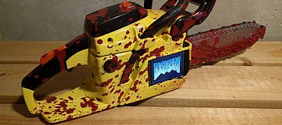 Ezt nem vártuk: Motoros láncfűrészre is felhekkelték a Doom-ot