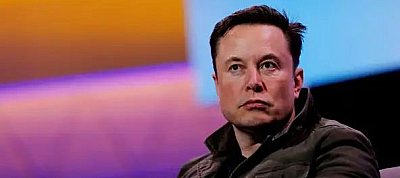 Ismét kénytelen visszavonni egy újabb buta döntését Elon Musk