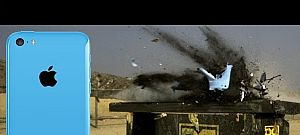 Így néz ki ha megkínoznak majd lepuffantanak egy iPhone 5c-t