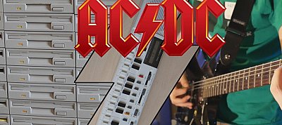 Így hangzik az AC/DC Thunderstruck száma a Floppotron előadásában