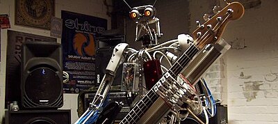 Napi humor: Akusztikus koncertet ad a zenélő robotegyüttes