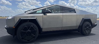 Elkészült az első, forgalomba is kerülő Tesla Cybertruck