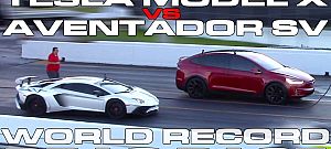 Videó: Így nyom le egy Lamborghini Aventador-t egy Tesla