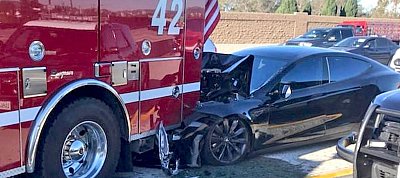 Már a Tesla sem vitatja, hogy "veszélyes és lényegében használhatatlan" az Autopilot