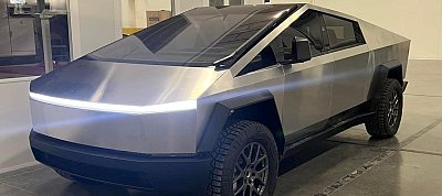 Jött egy jó hosszú videó a Tesla Cybertruckjáról, amiben alaposan körbejárják azt