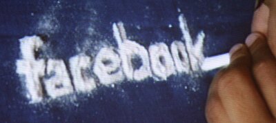 Elektromos sokkal szoktat le a Facebook-függőségről egy új találmány