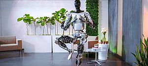 Jógázni látszik legújabb videójában a Tesla emberszabású robotja