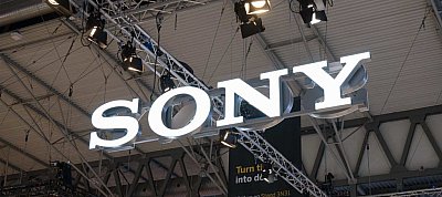 Feltekerhető kijelzőjű okostelefont dobhat piacra a Sony