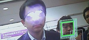 Blokkolja az arcfelismerő technológiákat egy új szemüveg