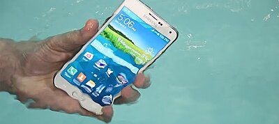 Hogyan bírja a fürdetést és a mosást a Galaxy S5?