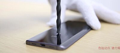 Elképesztő mit ki nem bír a Xiaomi új mobiltelefonja