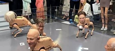Robotkutyaként állították ki Elon Musk-ot, Mark Zuckerberg-et, és Jeff Bezos-t is