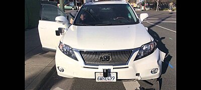 Így rontott neki a Google önvezető autója egy busznak