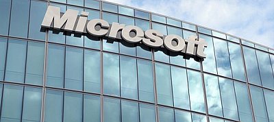 Titkos kormányzati hátsó kaput épített a Microsoft a Skype-ba, a SkyDrive-ba az Outlookba?