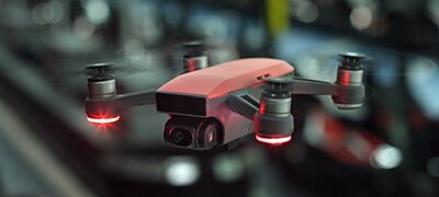 Szuperkicsi kamerás drónt ad ki a DJI