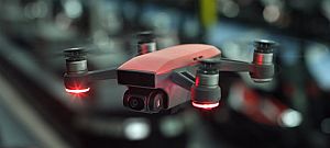 Szuperkicsi kamerás drónt ad ki a DJI