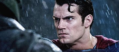 Mégsem lesz újra Superman Henry Cavill a következő DC filmben