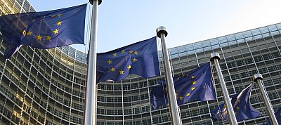 Óriási pénzbüntetésre számíthat Európában a Google