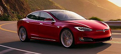 Újabb országban büntették meg a Tesla-t, mert átverte a vásárlókat