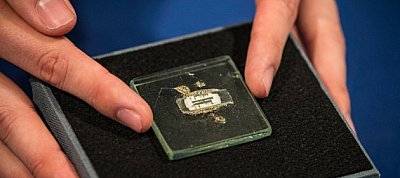 Kalapács alá kerül a világ legrégebbi integrált áramköre