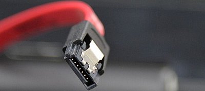 Elképesztő: SATA kábeleiken át lophatók adatok távolról a szuperbiztosított gépekről
