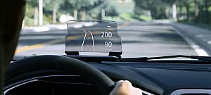 14 ezer forintért rak szem elé vetített HUD kijelzőt autónkba a Hudway