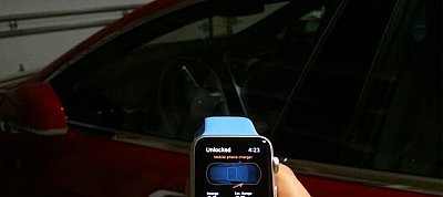 Valóra vált a Knight Rider: Apple Watch-ról irányítható a Tesla