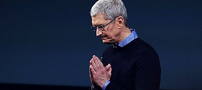 Bajban az Apple: Sokkal kevesebb iPhone fogyhat az akkugate miatt