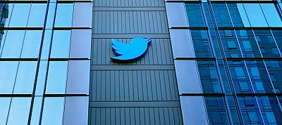 Máris beszólt a Facebook-nak új logója miatt a Twitter