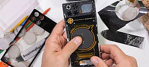 Videón, ahogy szétkapják a Redmagic új, valódi arannyal készült telefonját