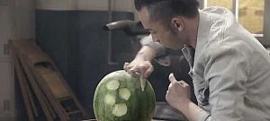 Dinnyével reklámozza a Microsoft a Windows 8-at