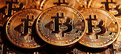 Már az aranynál is többet ér a Bitcoin mostanra