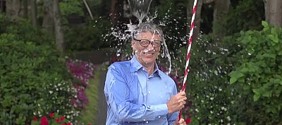Napi humor: Ennyire csuromvizesen még soha nem láttad Bill Gates-t