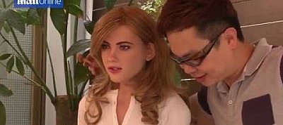 Ettől a Scarlett Johansson robottól téged is ki fog verni a víz