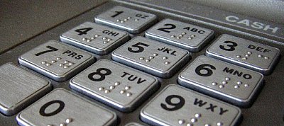 Tizenéves laikus gyerekek törtek fel egy pénzkiadó ATM-et