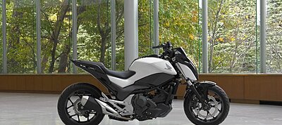Kutya módjára követi gazdáját a Honda önegyensúlyozó motorja
