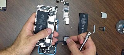 Így néz ki belülről az iPhone 5s és az iPhone 5c