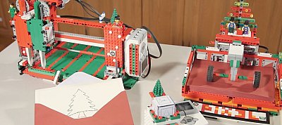 Megcsinálja helyetted a karácsonyi lapokat ez a LEGO robot